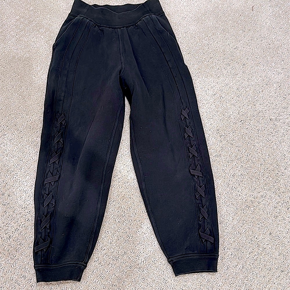 Lululemon Jogger Sweatpants - Picture 4 of 16